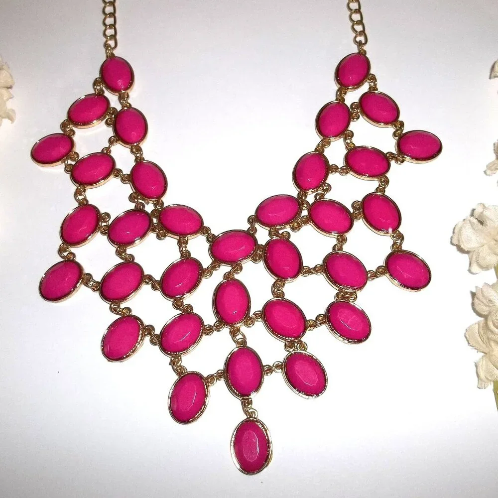 Pink and Gold Statement Necklace Fashion Accessory Costume Jewelry Large Big E20 - Picture 1 of 4